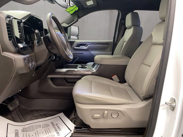 Used 2026 Chevrolet Silverado 3500 LTZ w/ LTZ Convenience Package AWD/4WD image 8