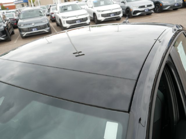 Certified 2025 Volkswagen Jetta GLI Autobahn FWD image 11