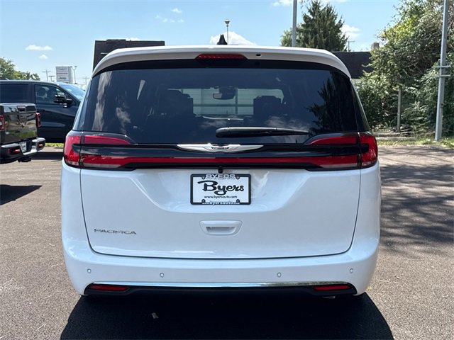 New 2026 Chrysler Pacifica Select image 35