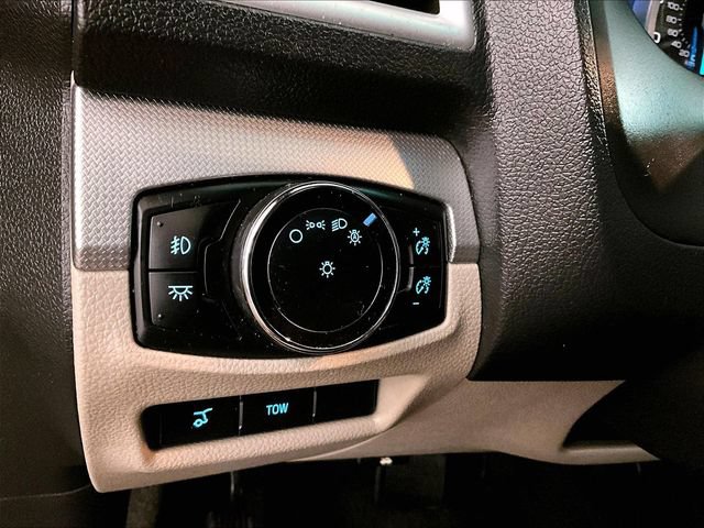 Used 2015 Ford Explorer XLT w/ Equipment Group 202B AWD/4WD image 32