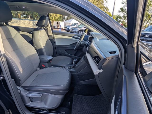 Used 2022 Volkswagen Taos SE image 15