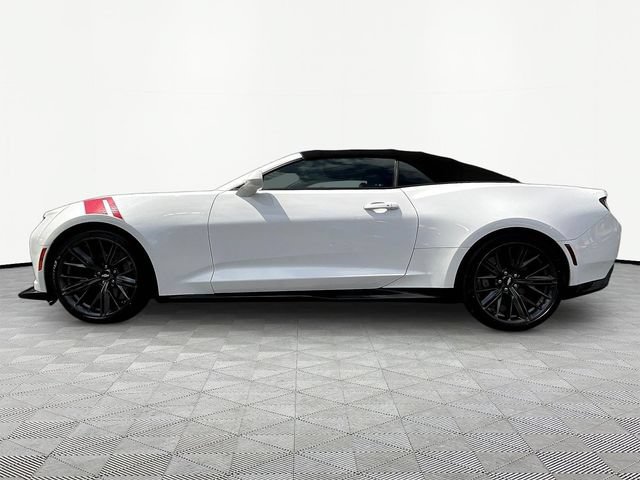 Used 2018 Chevrolet Camaro ZL1 RWD image 3