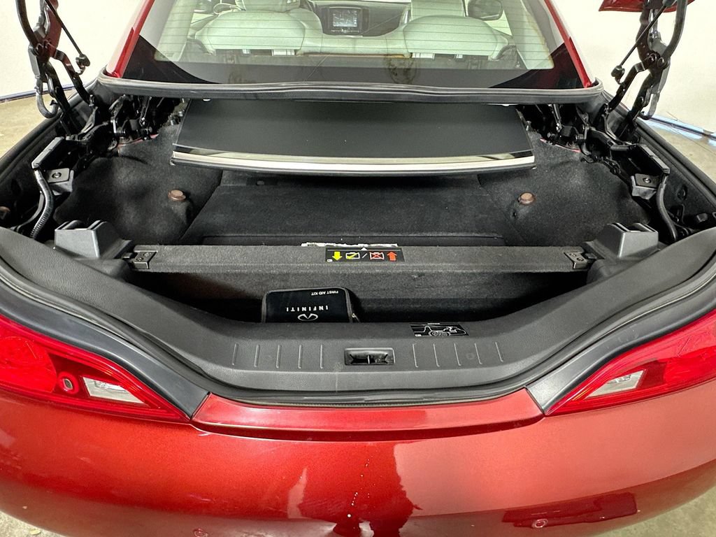 Used 2014 INFINITI Q60 Convertible w/ Premium Package RWD image 32