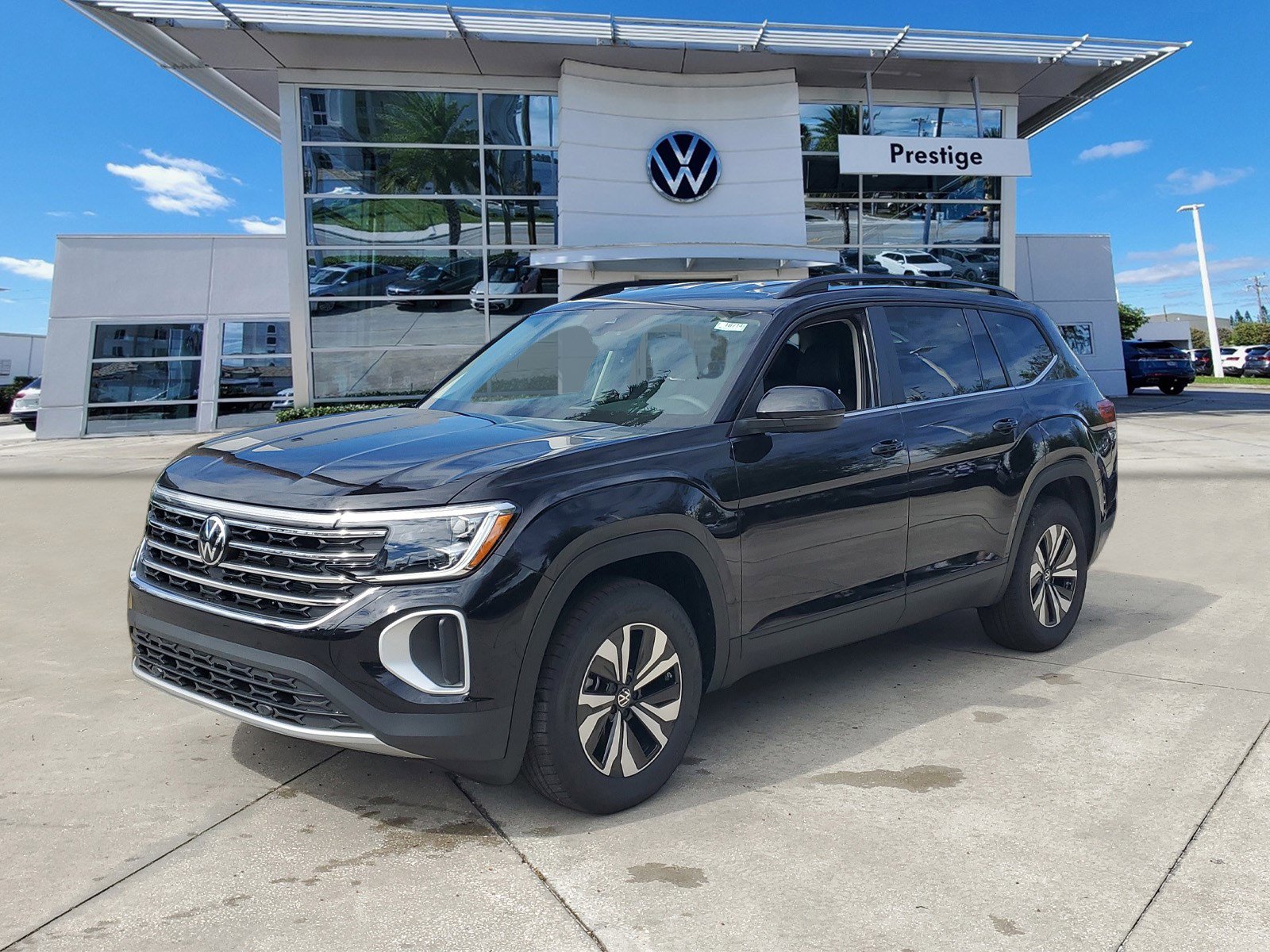 New 2026 Volkswagen Atlas SE image 2