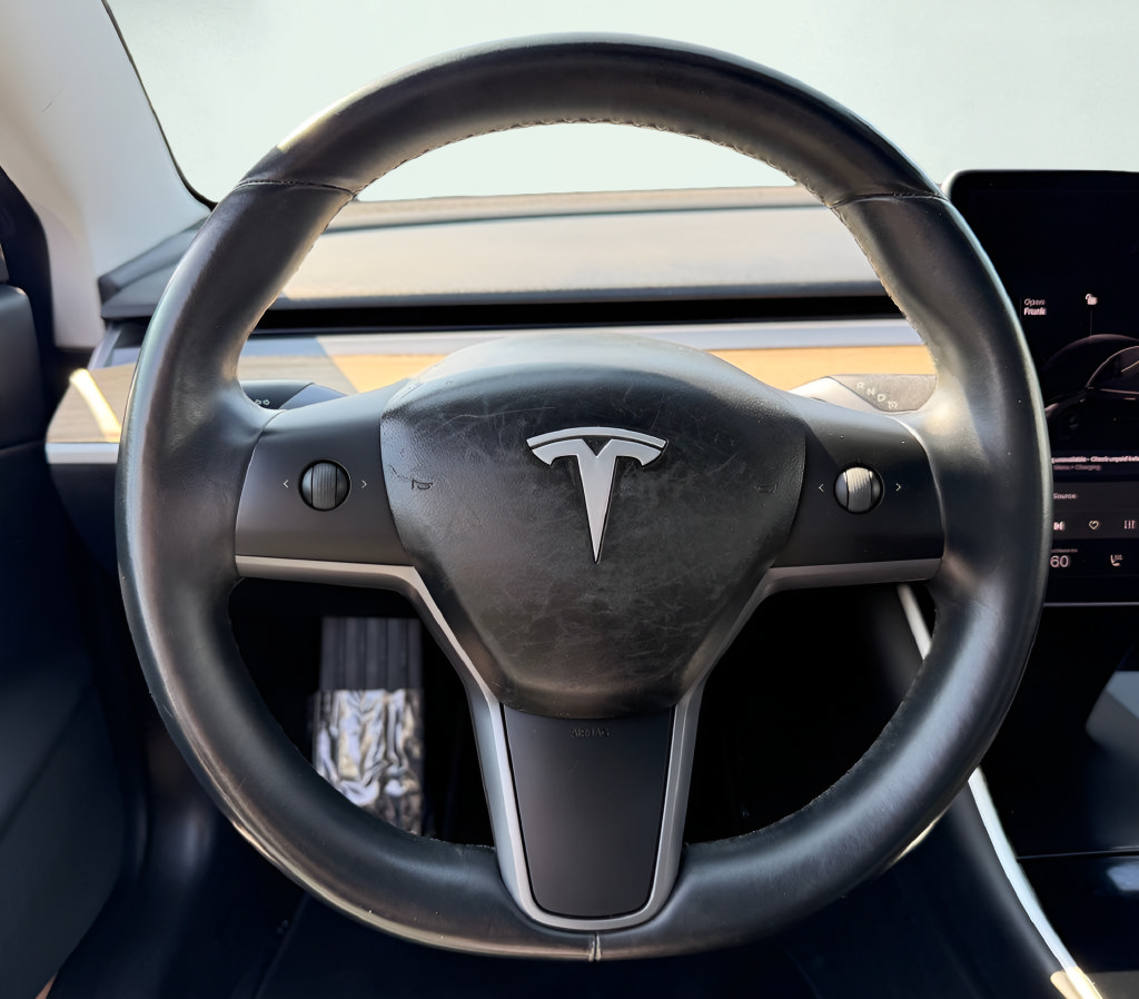 Used 2018 Tesla Model 3 Mid Range RWD image 39