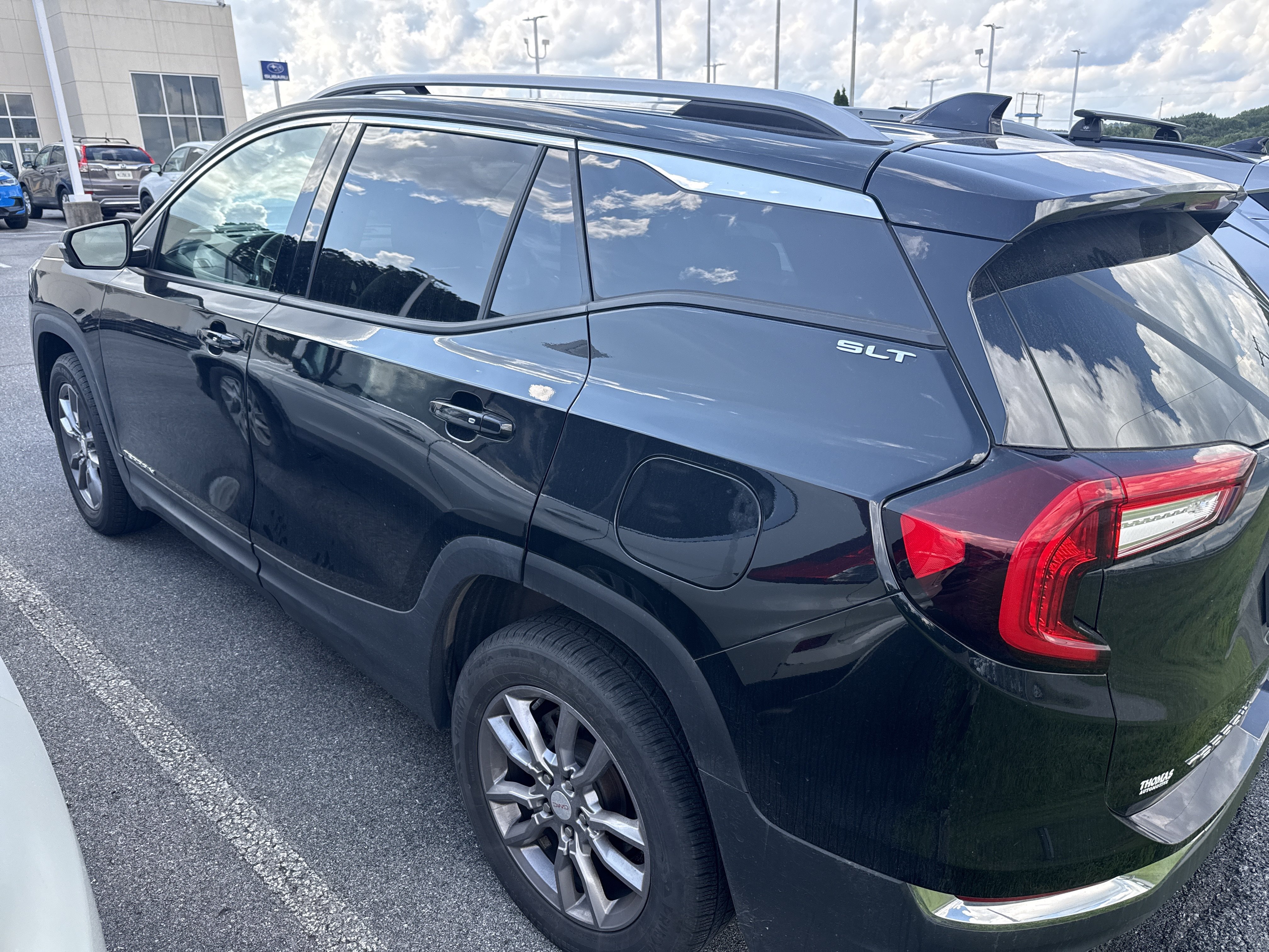 Used 2022 GMC Terrain SLT w/ Infotainment Package II AWD/4WD image 4