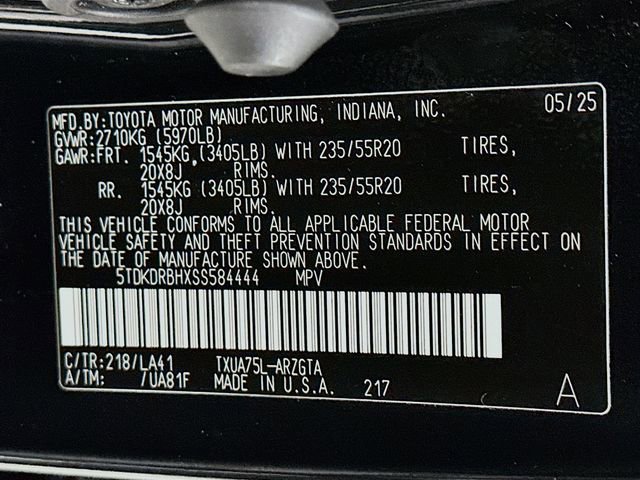 Used 2025 Toyota Highlander Platinum image 35