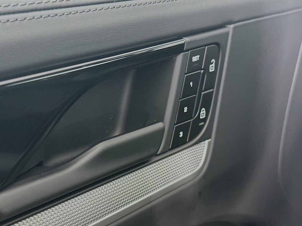 New 2026 Porsche Cayenne image 20