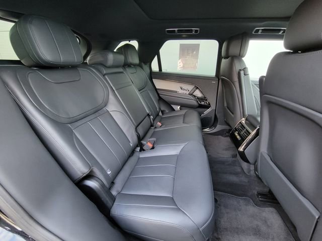 Used 2025 Land Rover Range Rover Sport SE image 25