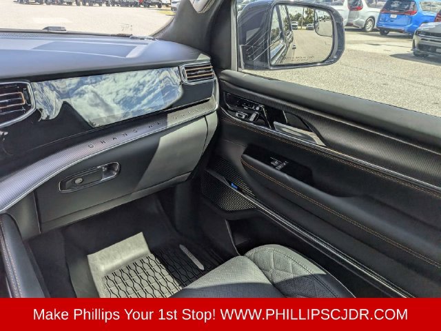 Certified 2026 Jeep Grand Wagoneer Summit AWD/4WD image 15