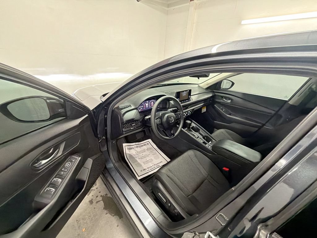 Used 2025 Honda Accord SE image 10