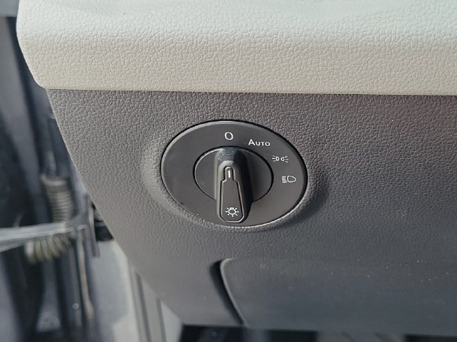 Certified 2023 Volkswagen Taos S FWD image 25