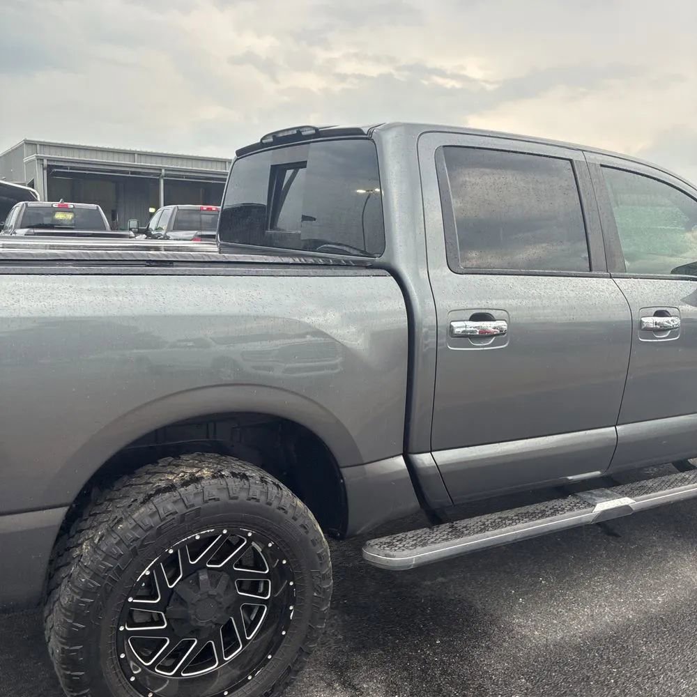 Used 2017 Nissan Titan SV AWD/4WD image 9