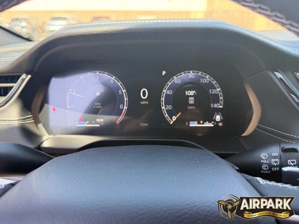 New 2026 Jeep Grand Cherokee Limited w/ Luxury Tech Group II AWD/4WD image 22