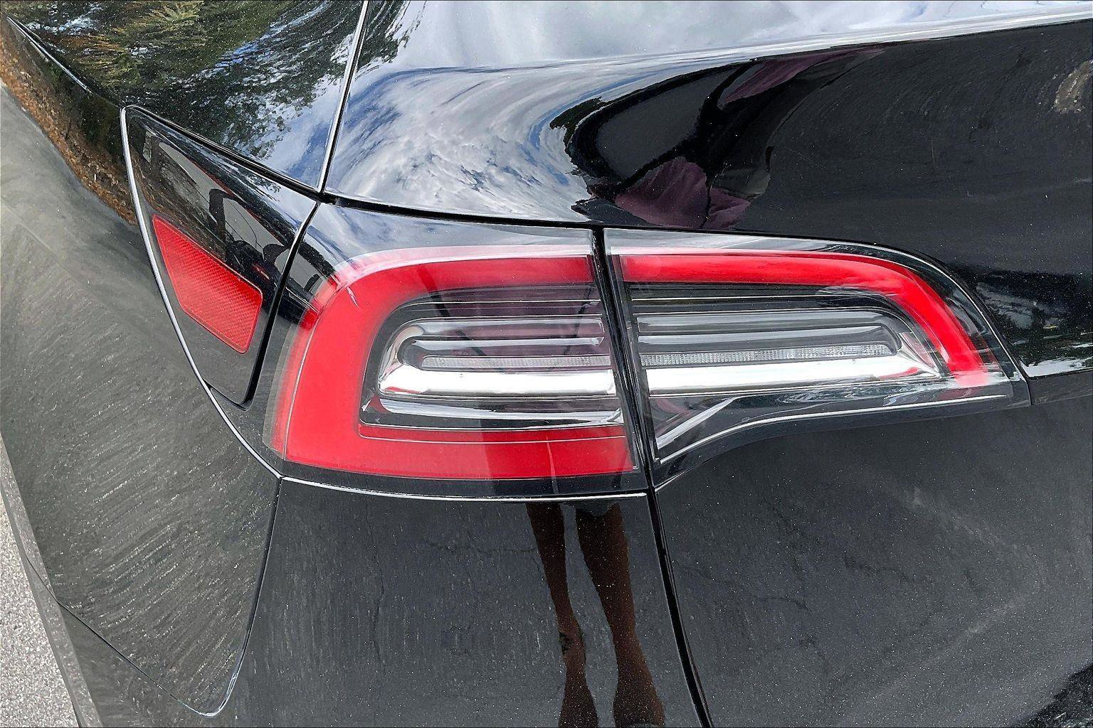 Used 2023 Tesla Model Y Long Range AWD/4WD image 19