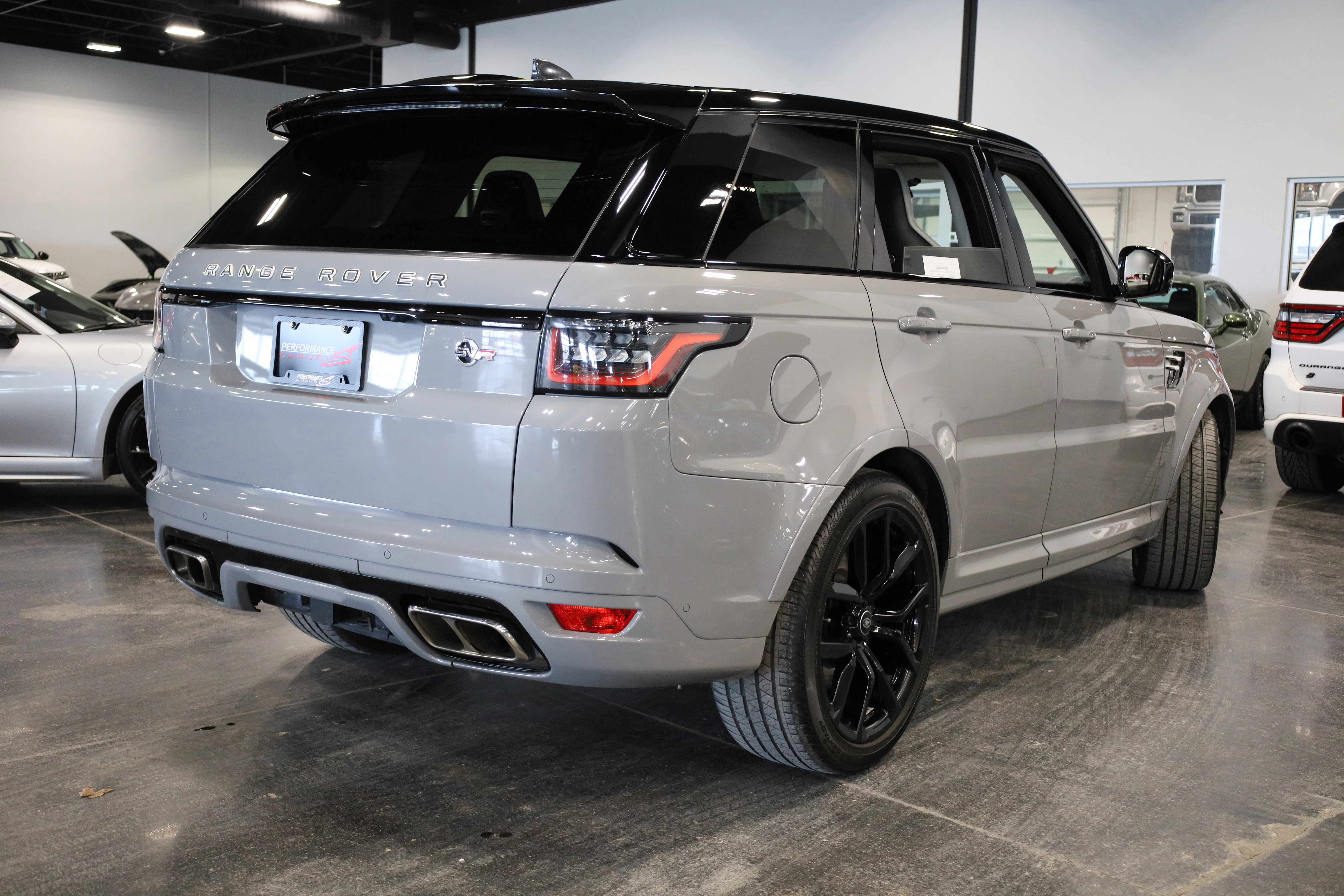 Used 2022 Land Rover Range Rover Sport SVR Carbon Edition image 6