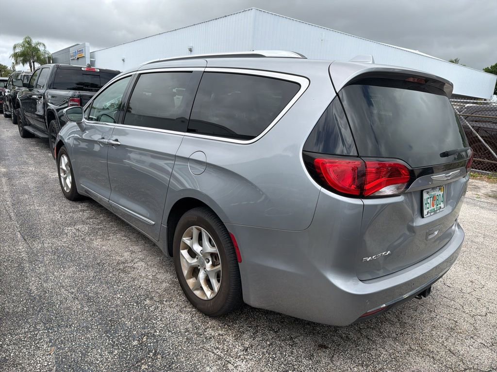 Used 2020 Chrysler Pacifica Limited image 8