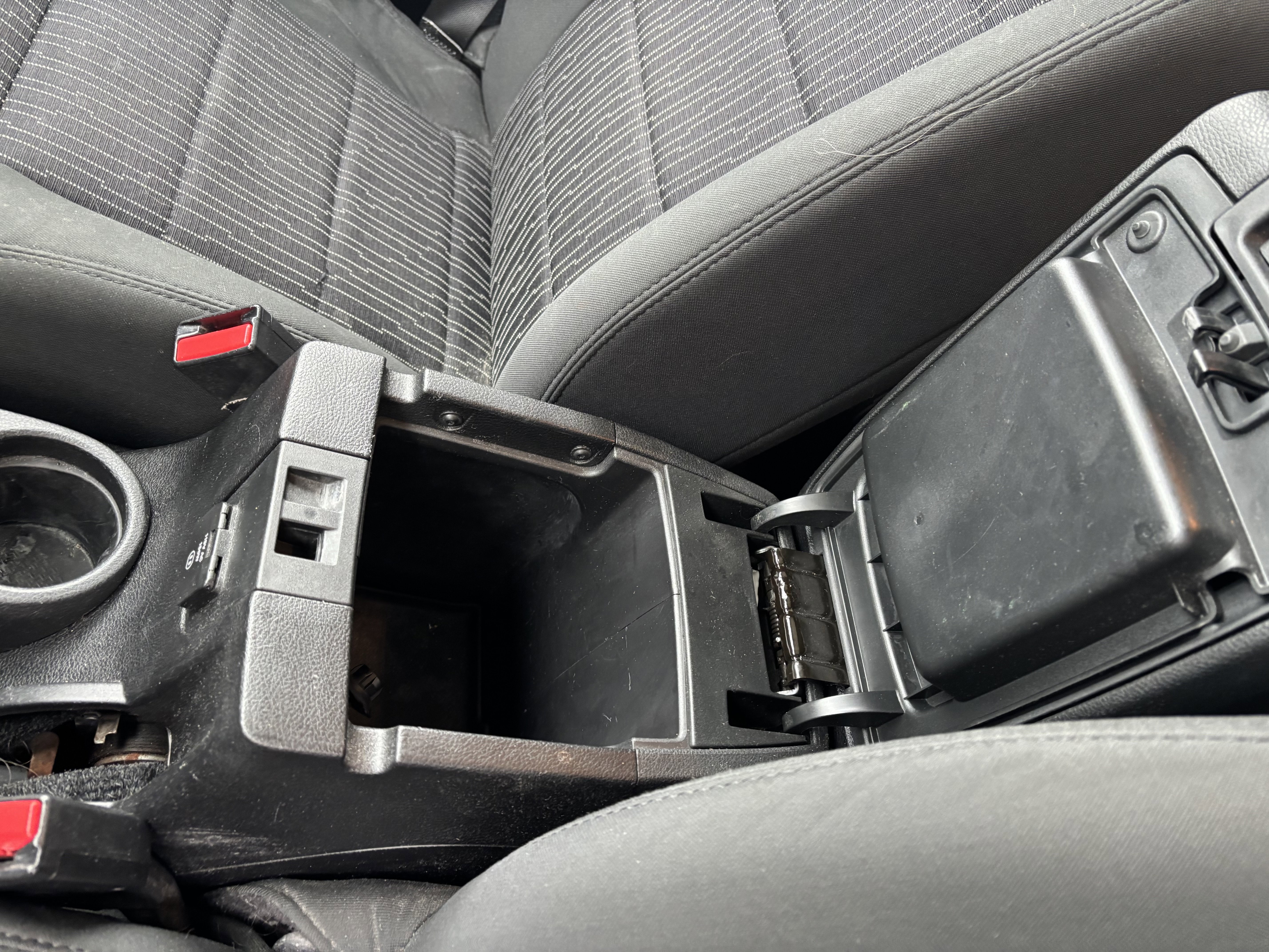 Used 2011 Jeep Wrangler Unlimited Rubicon w/ Dual Top Group image 14