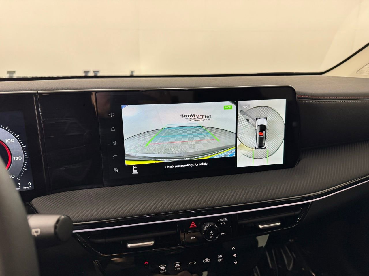 Used 2025 Nissan Kicks SR FWD image 22