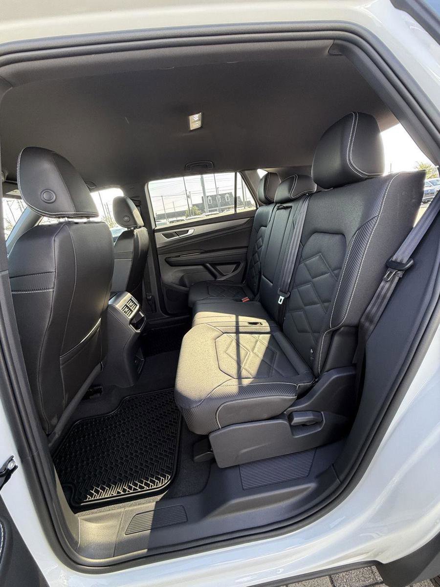 New 2026 Volkswagen Atlas Cross Sport SE image 15