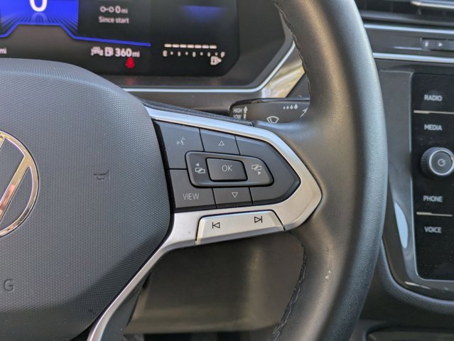 Used 2024 Volkswagen Tiguan SE image 14