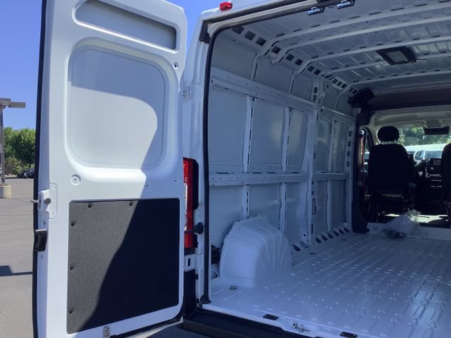 Used 2025 RAM ProMaster 2500 w/ Convenience Group FWD image 21