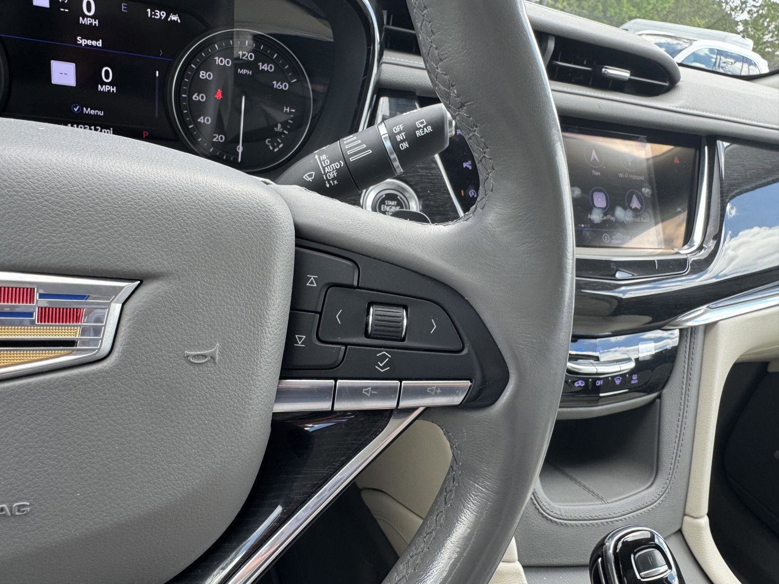 Used 2020 Cadillac XT6 Premium Luxury image 11