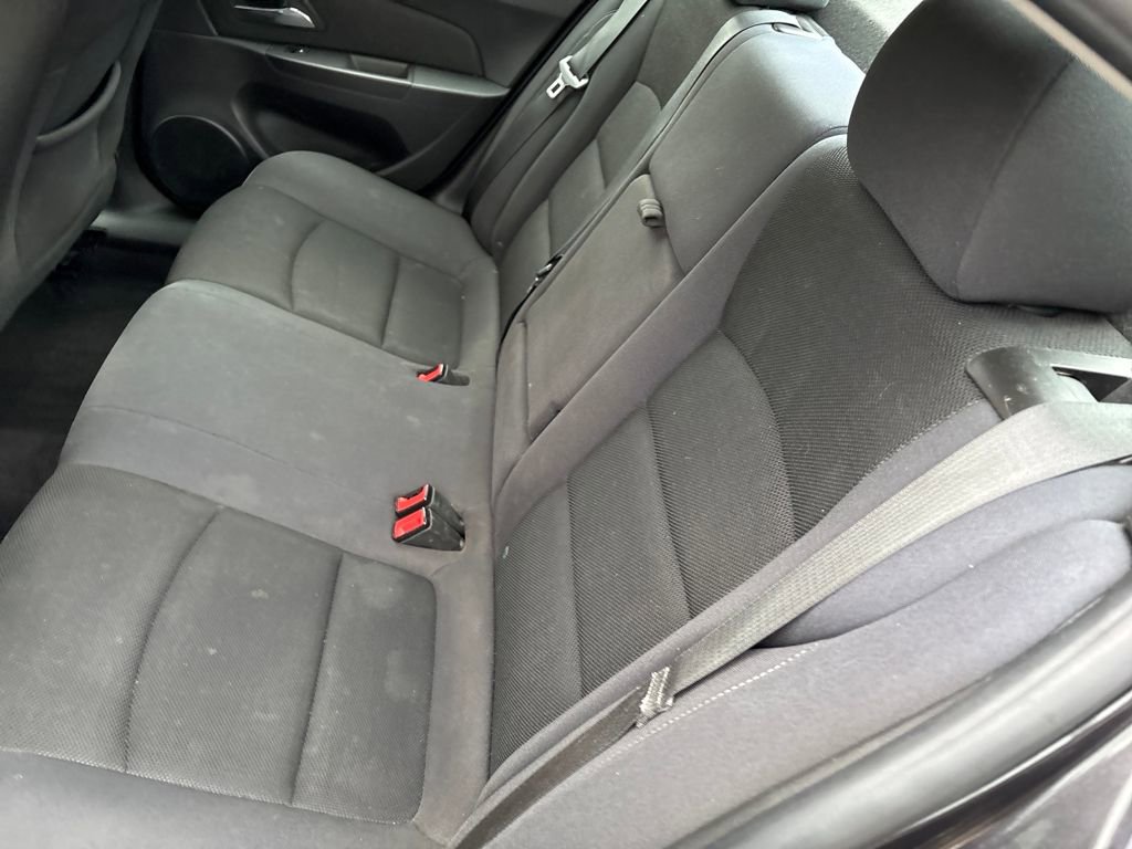 Used 2016 Chevrolet Cruze LT w/ Technology Package FWD image 10