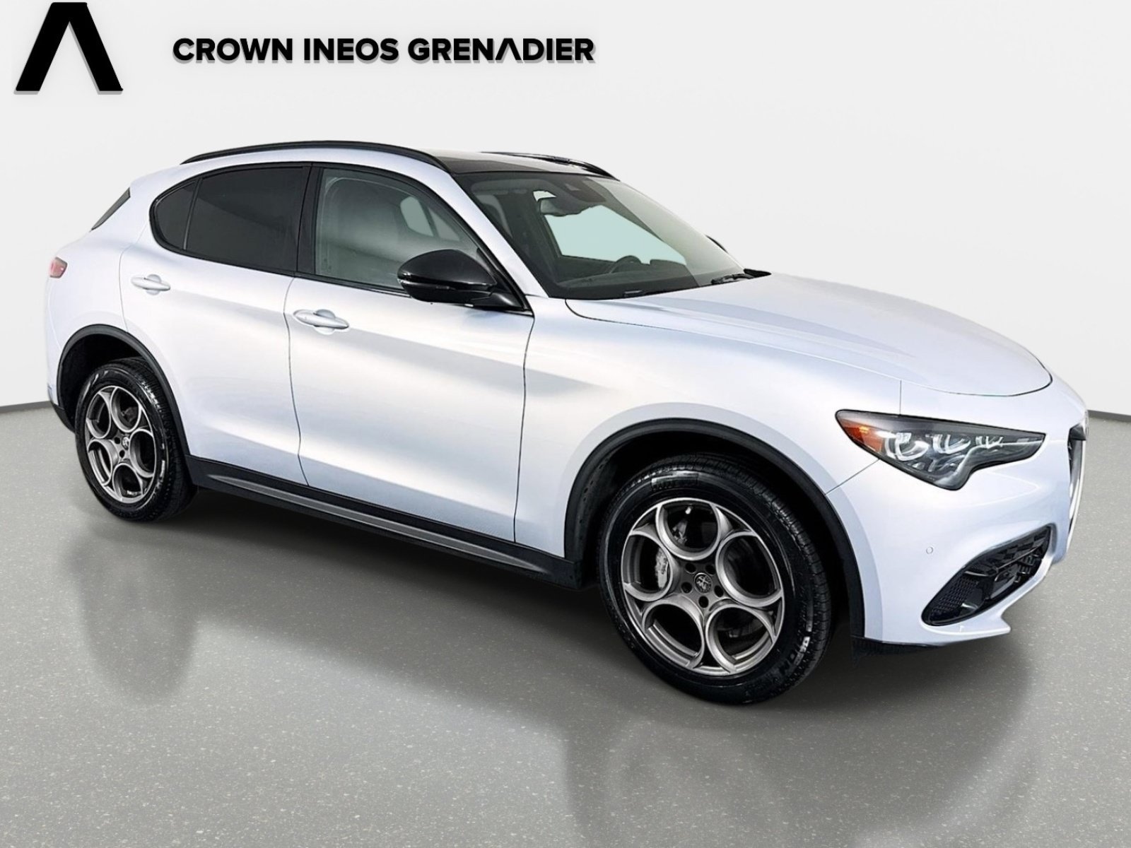Used 2025 Alfa Romeo Stelvio Sprint AWD/4WD image 3