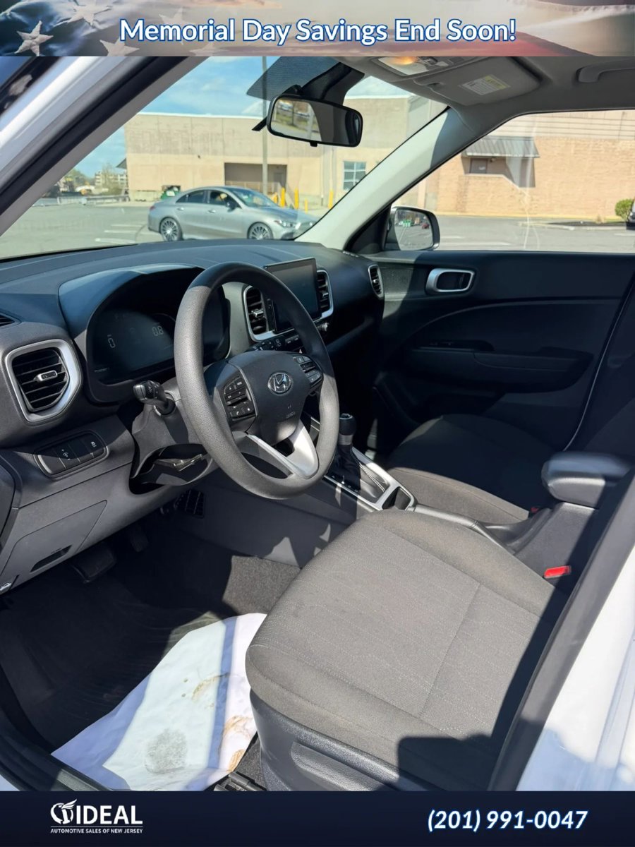 Used 2024 Hyundai Venue SE FWD image 40
