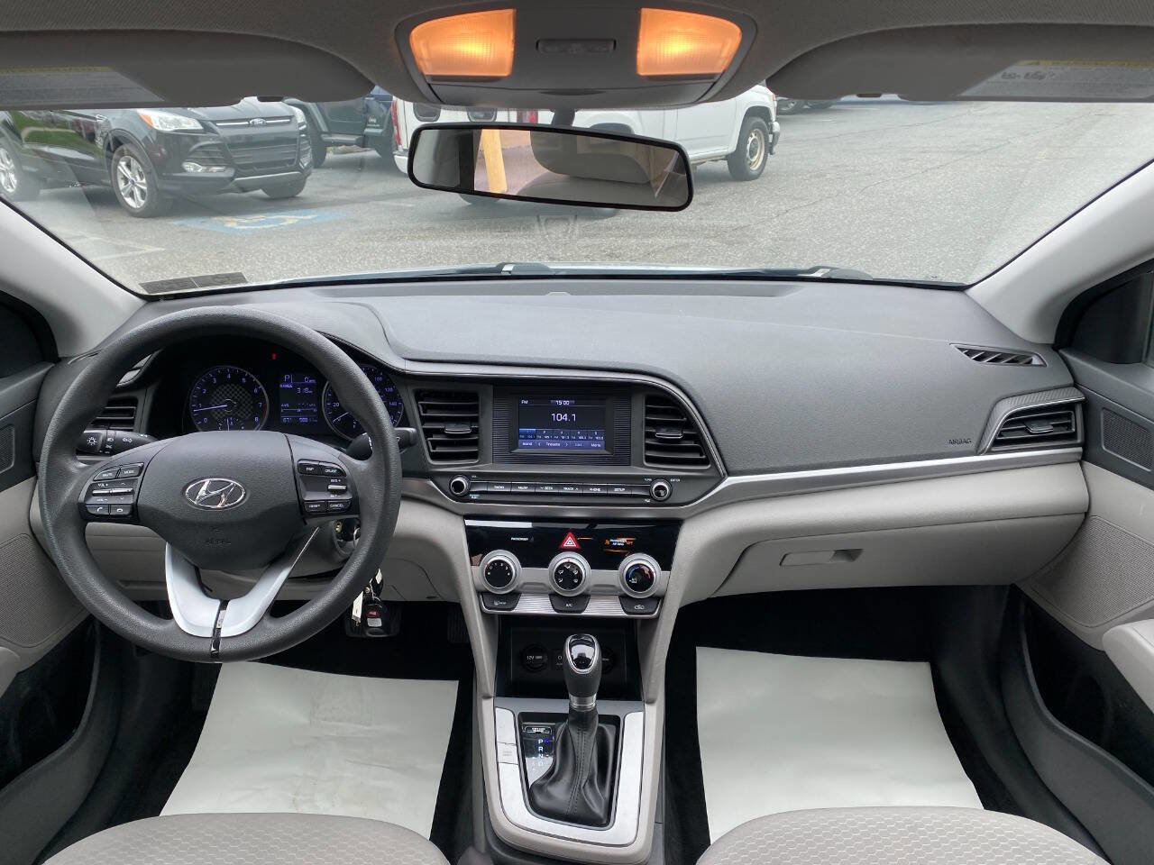 Used 2019 Hyundai Elantra SE image 23