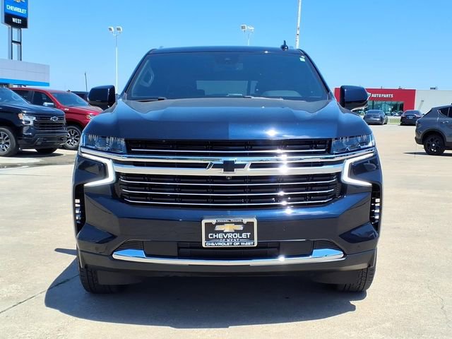 Used 2024 Chevrolet Suburban LT w/ Luxury Package AWD/4WD image 2