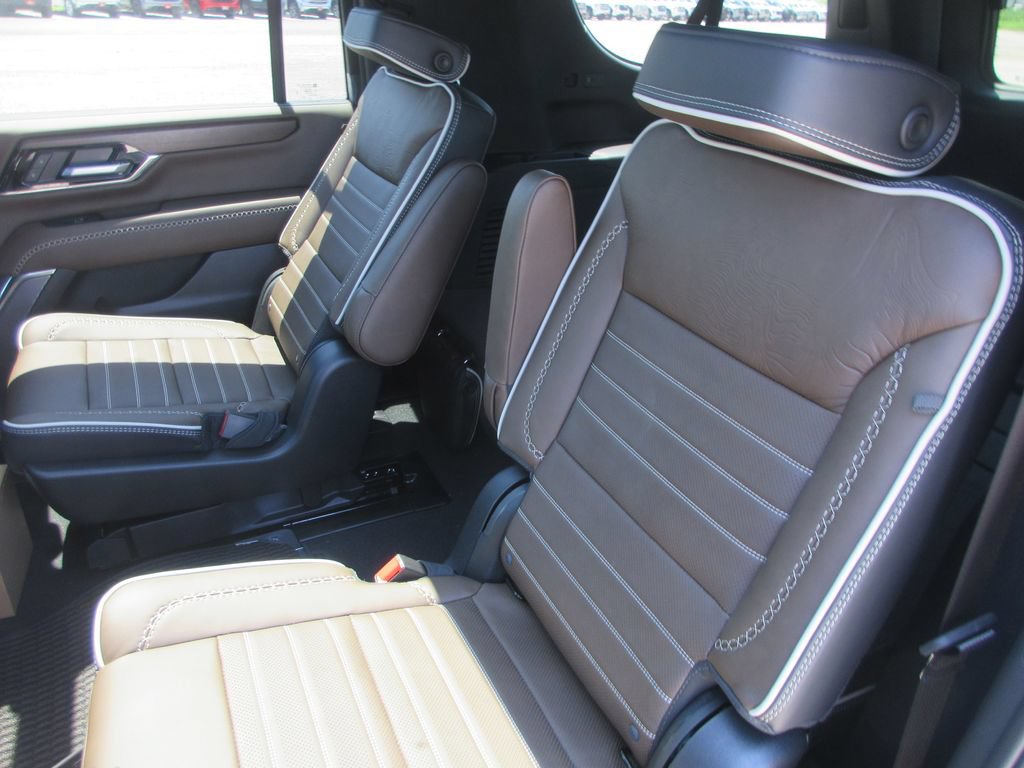 New 2026 GMC Yukon XL Denali Ultimate AWD/4WD image 12