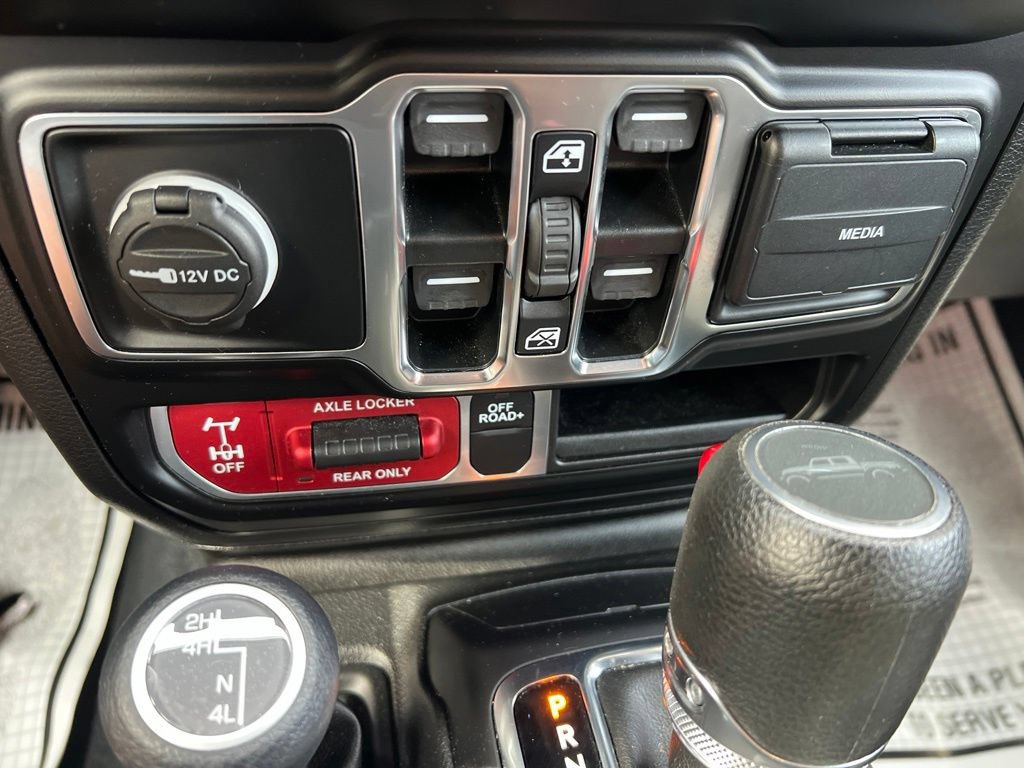 Used 2022 Jeep Gladiator Mojave w/ Cold Weather Group AWD/4WD image 31