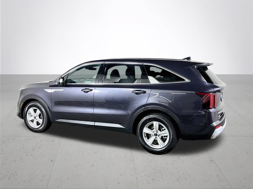 Certified 2026 Kia Sorento LX FWD image 9