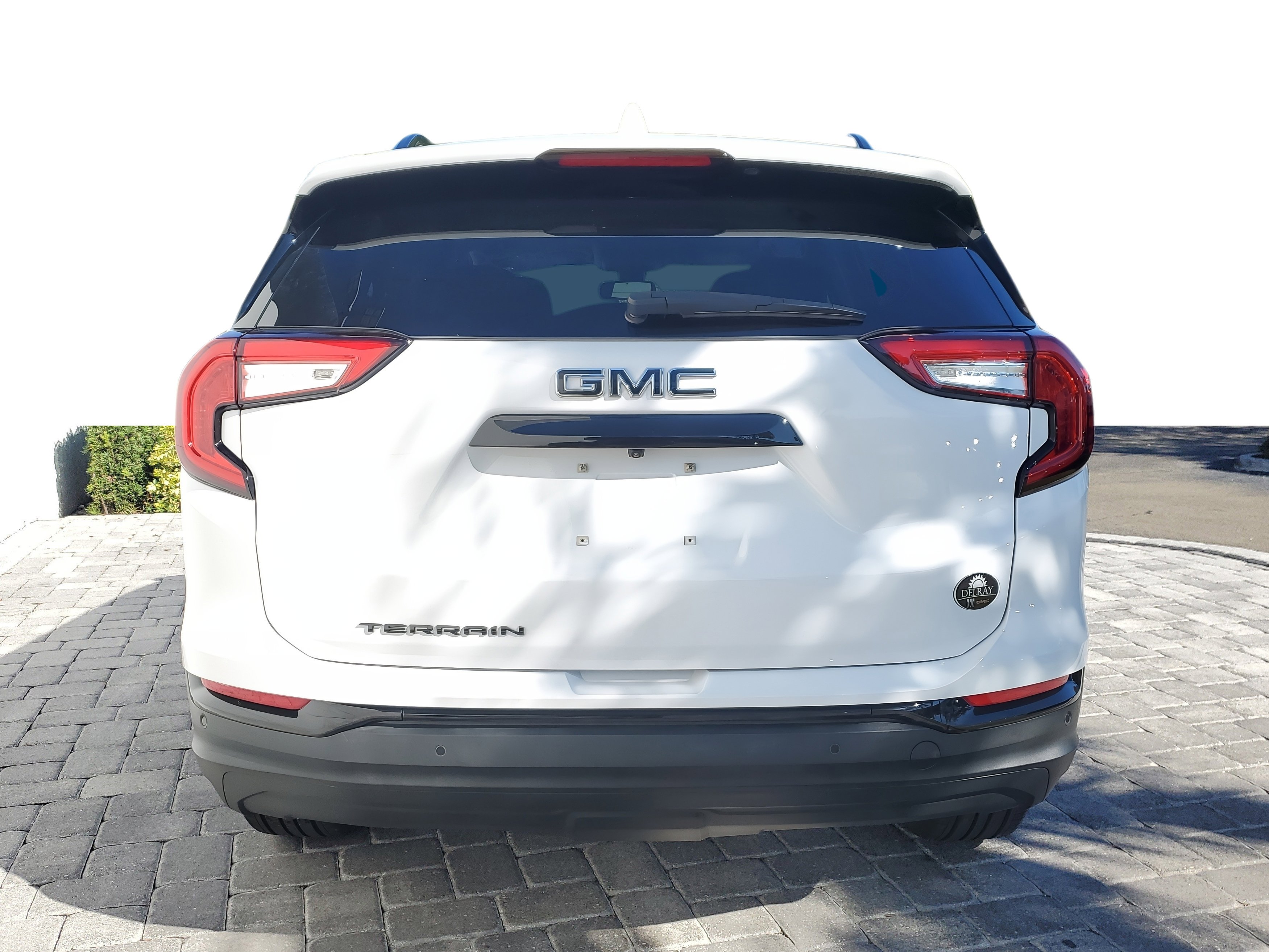 Used 2023 GMC Terrain SLE w/ Driver Convenience Package image 5
