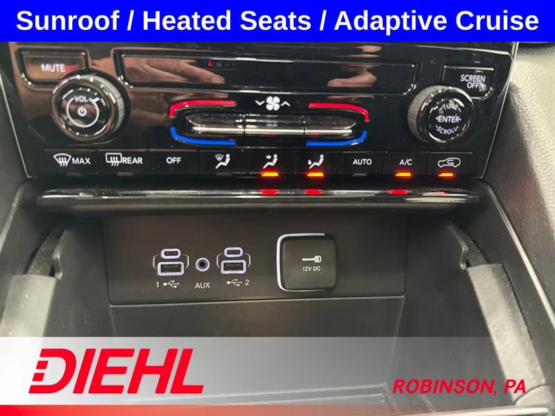 Used 2023 Jeep Grand Cherokee Laredo X AWD/4WD image 30