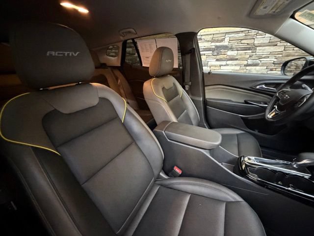 Used 2025 Chevrolet Trax ACTIV w/ Driver Confidence Package FWD image 17
