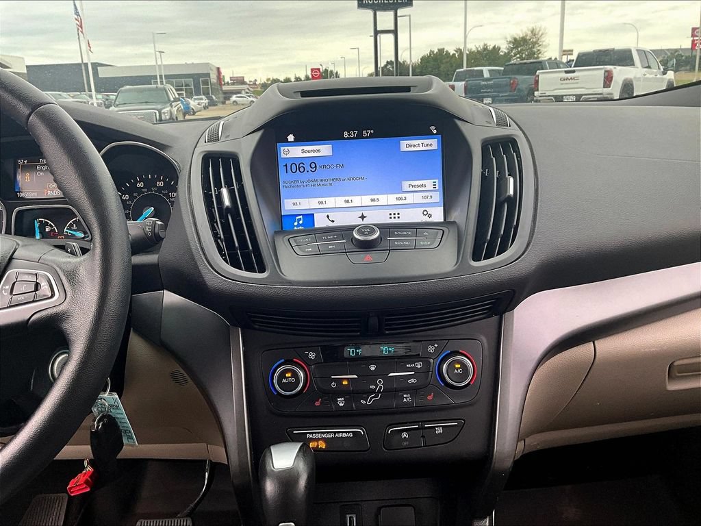Used 2017 Ford Escape SE w/ SE Leather Comfort Package AWD/4WD image 17