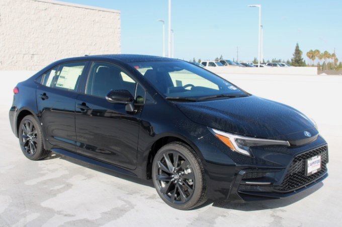 New 2026 Toyota Corolla SE image 2