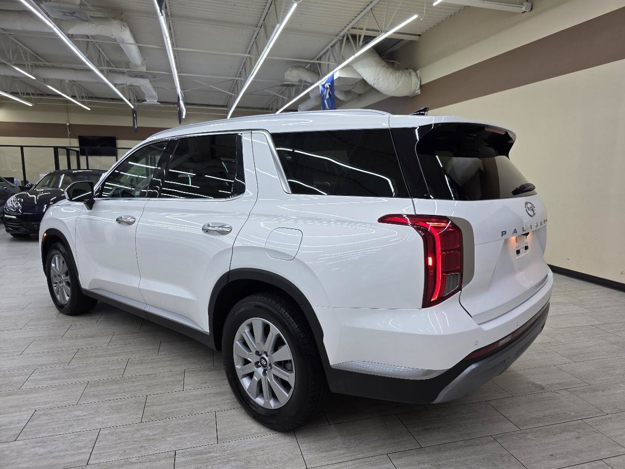 Used 2025 Hyundai Palisade SEL FWD image 8
