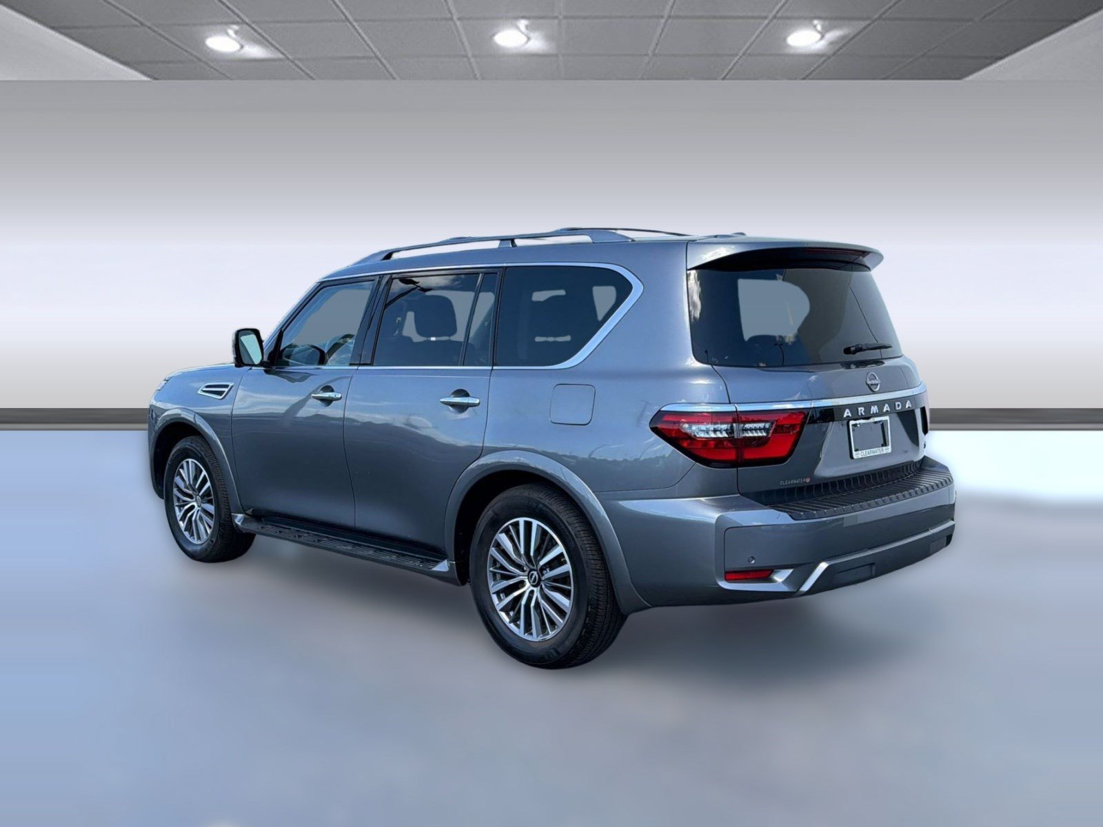 Used 2023 Nissan Armada SL w/ Captain's Chairs Package RWD image 3