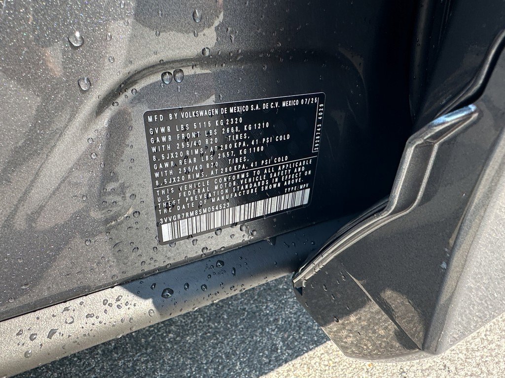 New 2025 Volkswagen Tiguan SE R-Line image 20