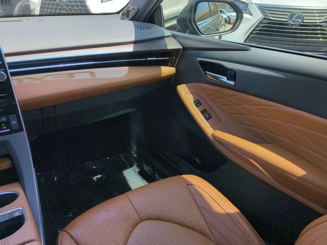 Used 2019 Toyota Avalon Limited FWD image 16