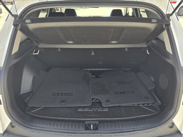 Used 2021 Kia Seltos SX AWD/4WD image 16