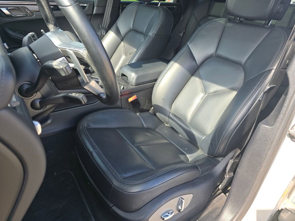Used 2021 Porsche Macan AWD/4WD image 22
