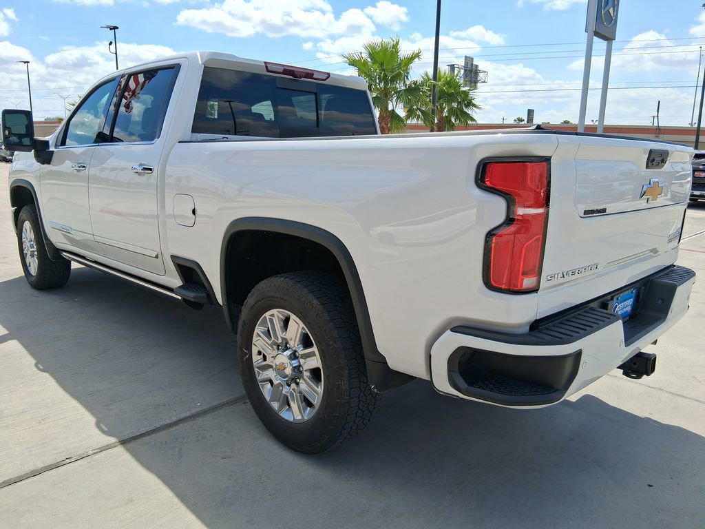 Used 2024 Chevrolet Silverado 2500 High Country w/ Technology Package image 5