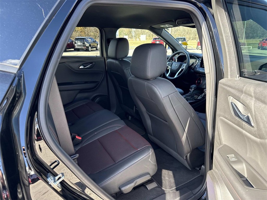 Used 2025 Chevrolet Blazer RS image 27