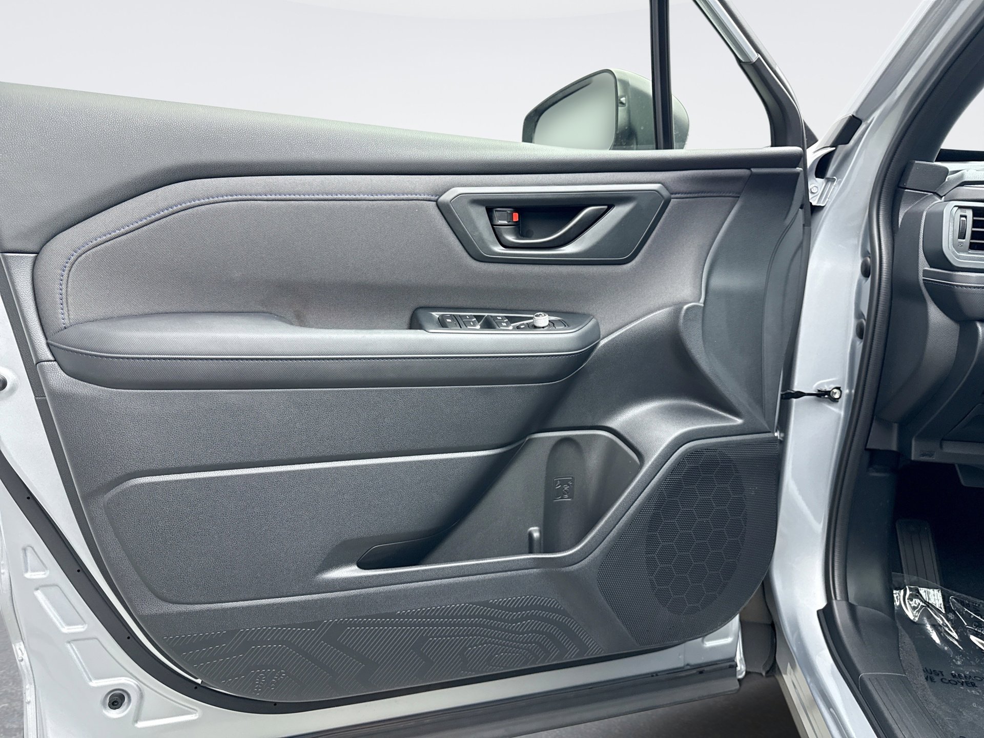 Used 2025 Subaru Forester Premium w/ Convenience Package #1 AWD/4WD image 9