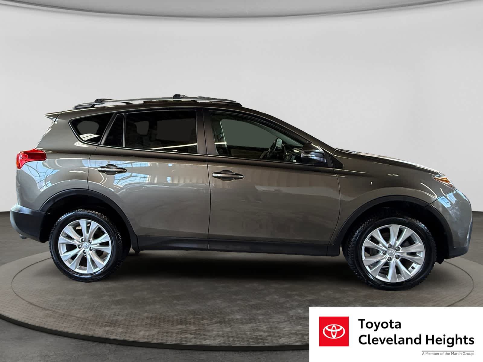 Used 2015 Toyota RAV4 Limited AWD/4WD image 4